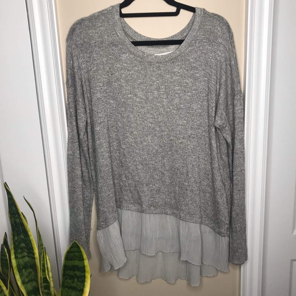 A&F Grey Hi-Lo Top